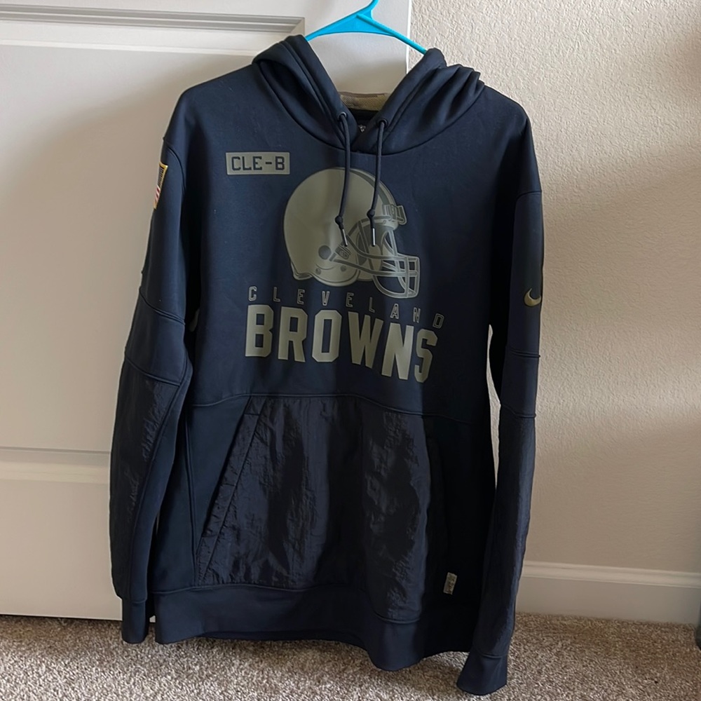 **SOLD** MENS CLEVELAND BROWNS NIKE SALUTE THE MILITARY